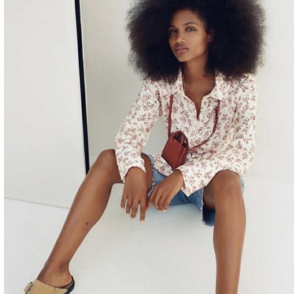 Zara Floral Satin Blouse Top Size XS Yellow Pink Rose Button Down - Picture 7 of 7